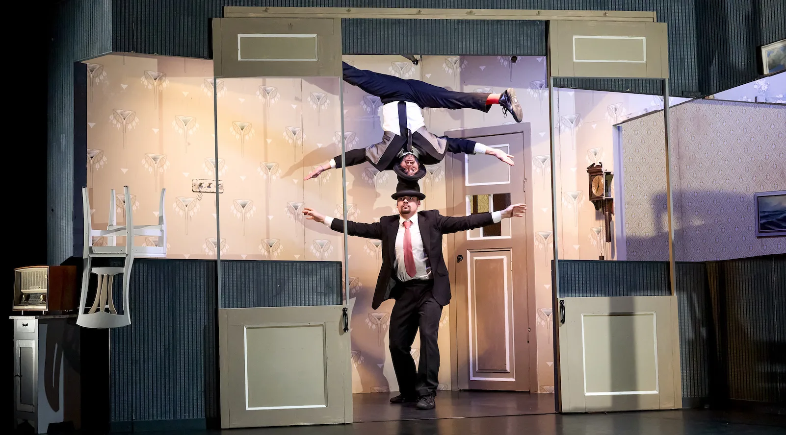 Boost-Producties-Man-met-Hoed-Roos-de-Bolster 2024 - 1