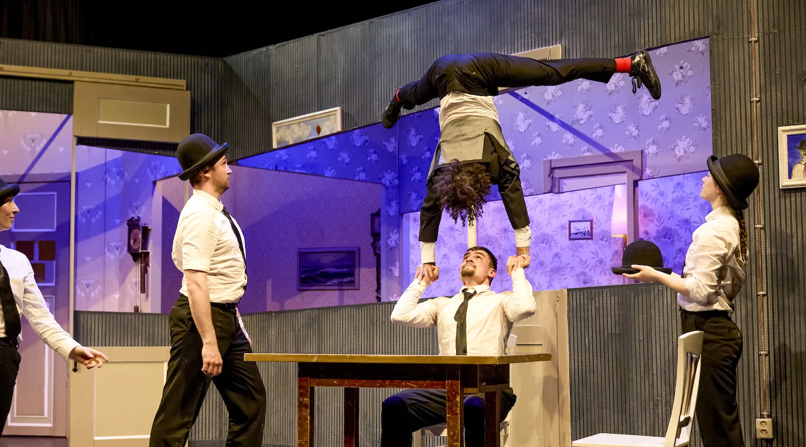 Boost-Producties-Man-met-Hoed-Roos-de-Bolster 2024 - 2