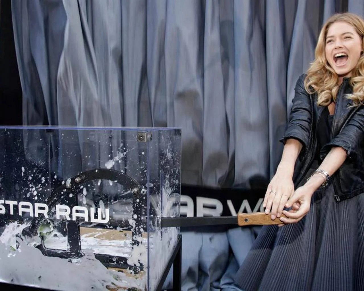 Raw Cava Crusher - GS opening Women Store Leidse straat - Doutzen Kroes 2012 - 2